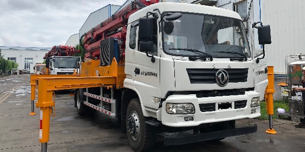 泵車臂架雙油缸不同步怎么辦？