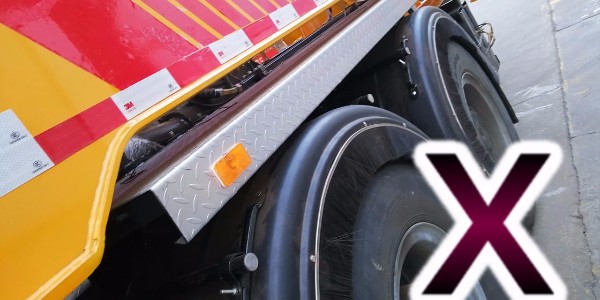 青島泵車價格分析，小型泵車和建筑工人一樣重要