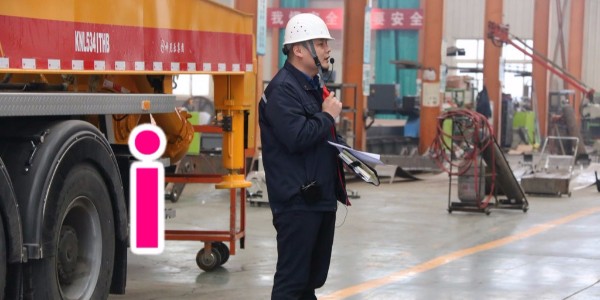 混凝土泵在更換油嘴或總成時應當做好哪些部位的清潔工作？