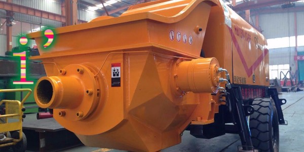 如何降低混凝土泵的泵送沖擊以及顫動(dòng)現(xiàn)象，消除卡箍式連接帶來的隱患