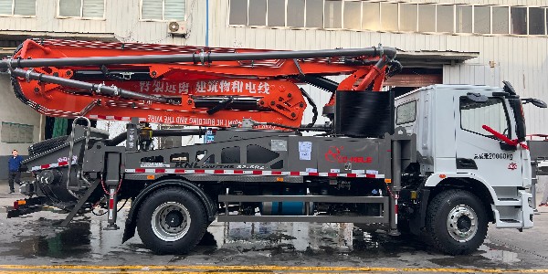 隨著32米短臂架泵車成為農村關注焦點，要如何選擇泵車